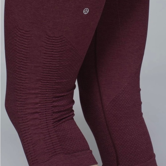Lululemon In The Flow Crop I
Heathered Bordeaux Drama - Picture 3 of 8